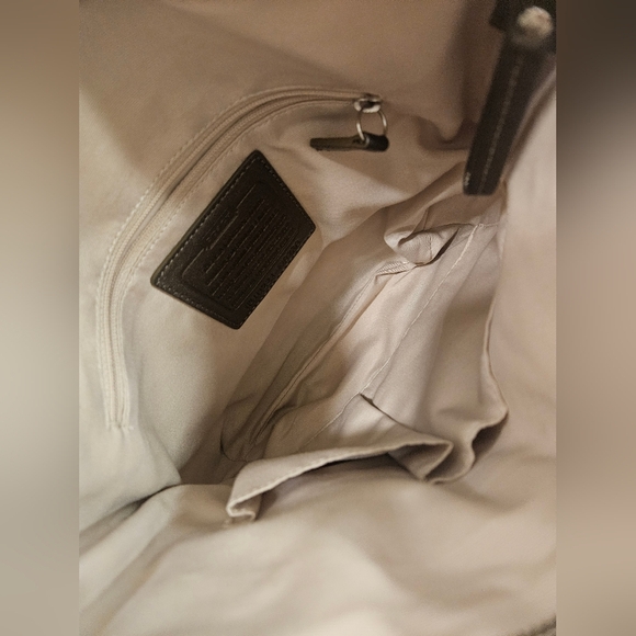 Coach Canvas Signature Chain Duffle Hangbag W/ Crossbody and Shoulder Bag - Picture 8 of 17